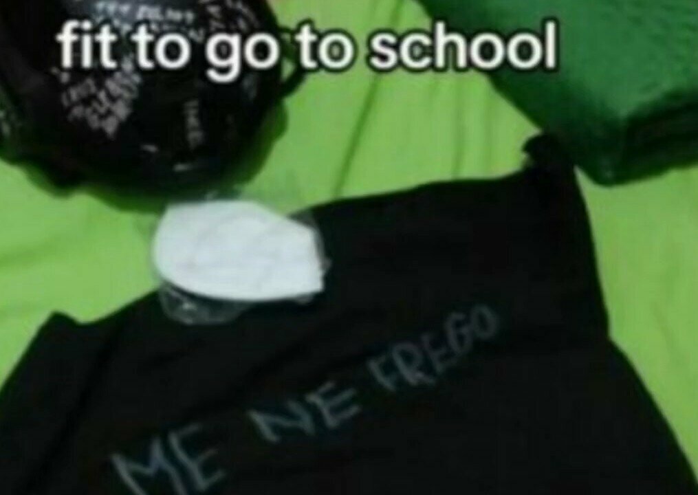 Tenta di accoltellare il prof: aperto fascicolo per istigazione