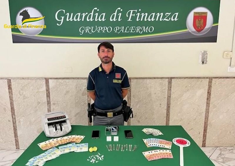Spaccio all'Arenella: tre arresti