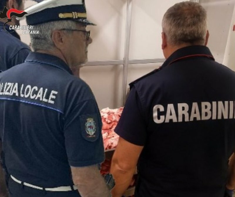 Macelleria catanese aperta nonostante il divieto