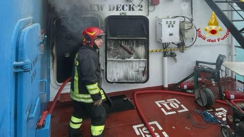 Catania: rogo su nave ormeggiata al porto