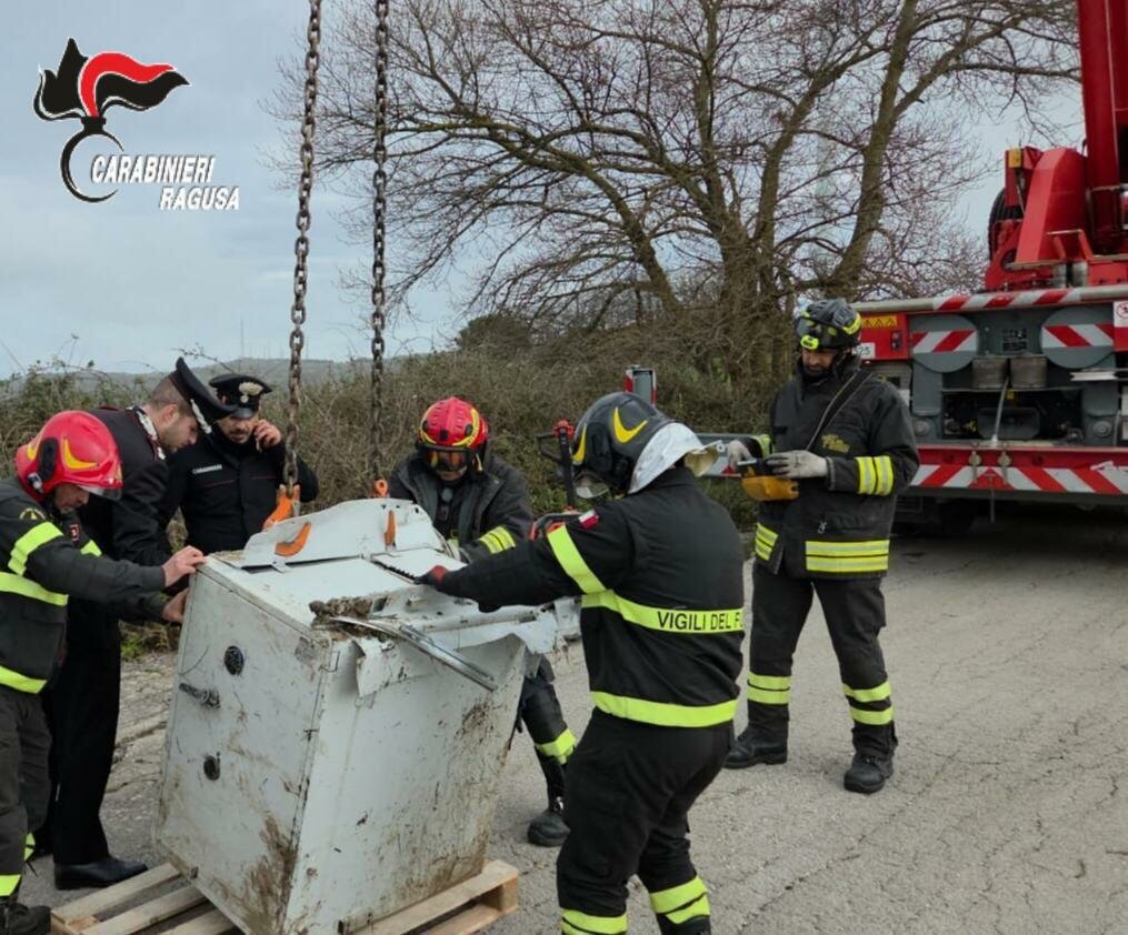 Assalto al bancomat: i ladri restano a bocca asciutta Assalto al bancomat: i ladri restano a bocca asciutta