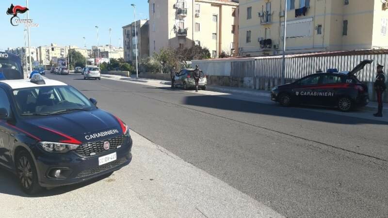 Sparatoria a bordo di scooter: due arresti