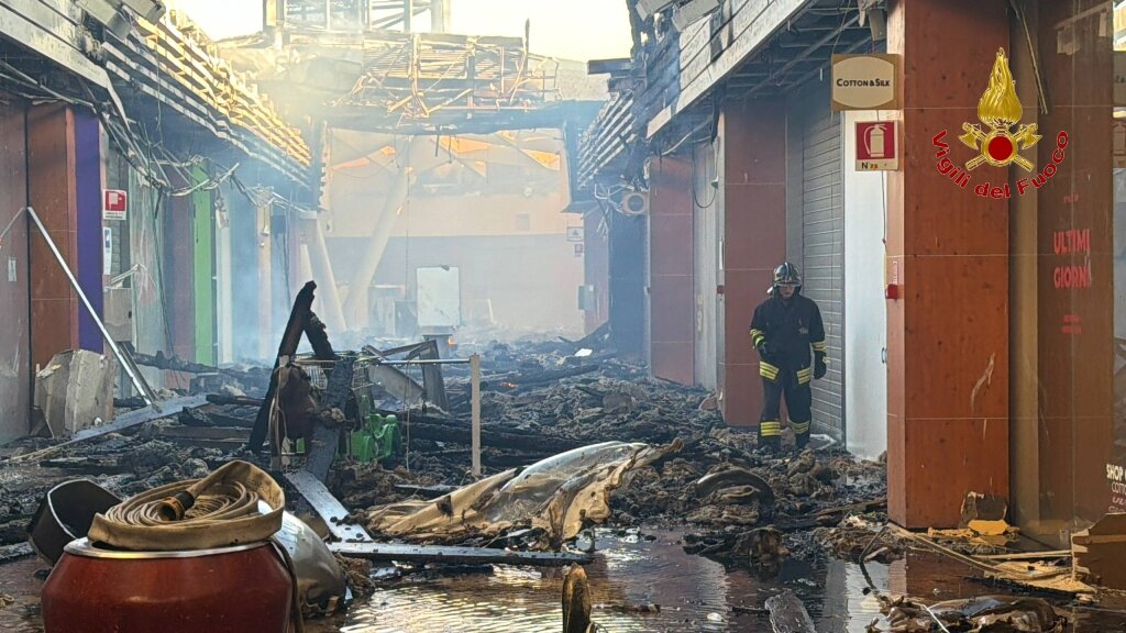 Grosso incendio al Conca d'Oro, si contano i danni