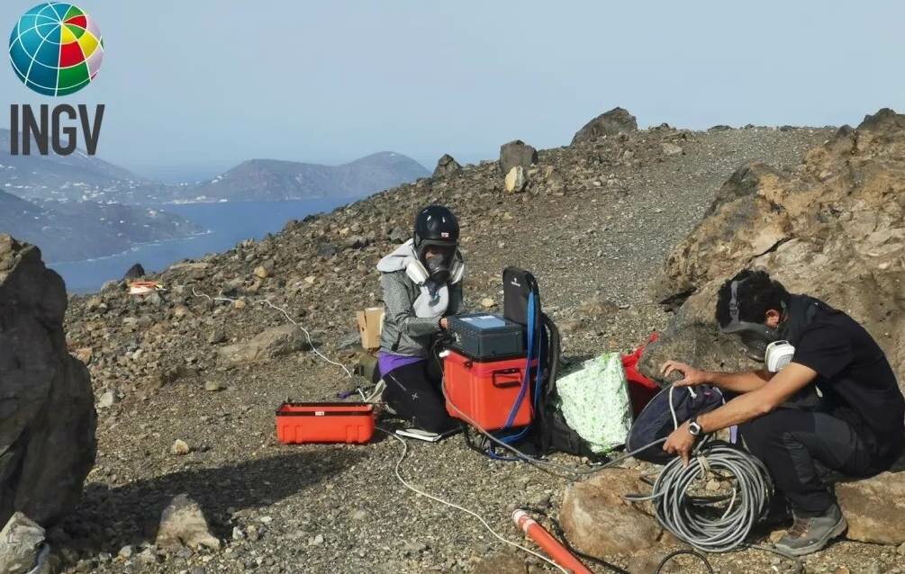 Vulcano: allerta alta, evacuate le case del porto