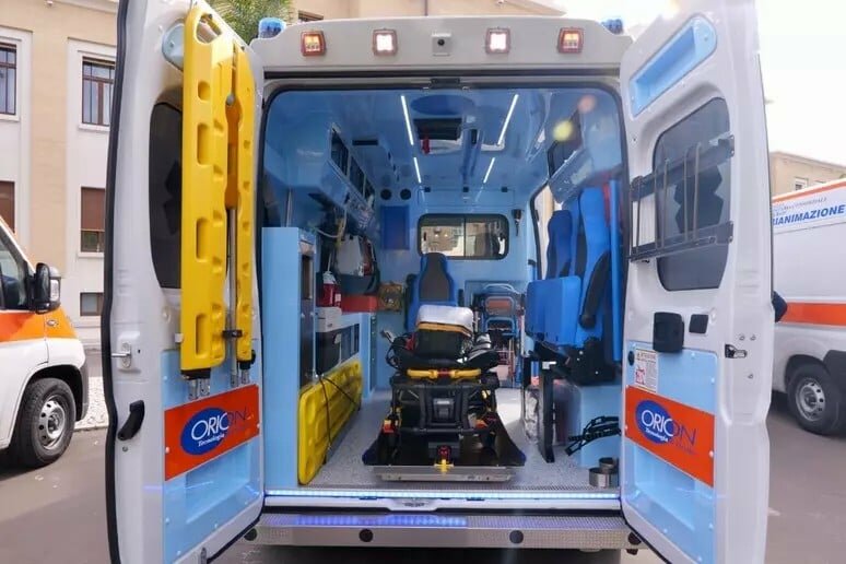 Crolla palazzina durante i lavori: feriti quattro operai