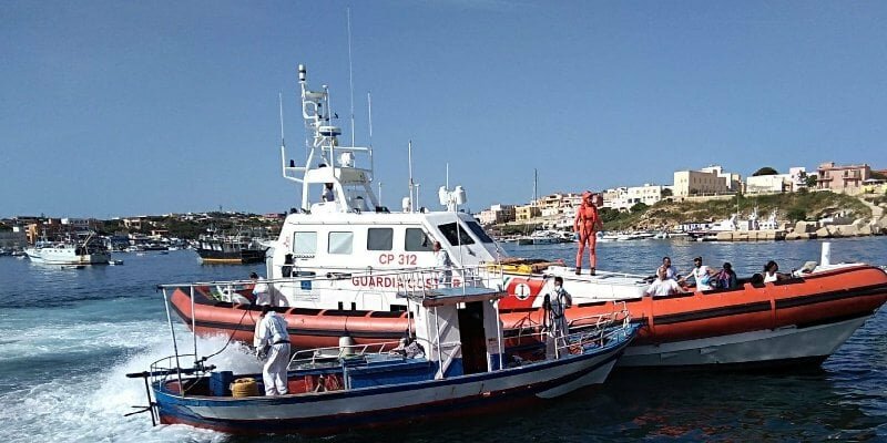 Mini sbarchi autonomi a Lampedusa