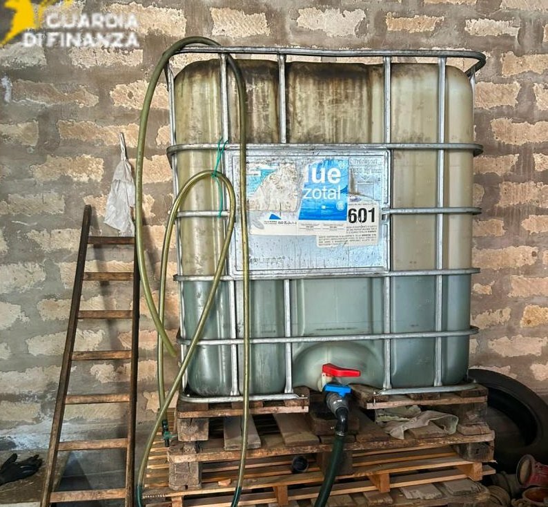 Nel Catanese distributore abusivo rivendeva gasolio agricolo a privati