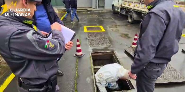 Gasolio annacquato nell'area di servizio etnea Gasolio annacquato nell'area di servizio etnea