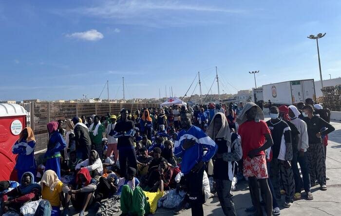 Lampedusa dichiara lo stato d'emergenza