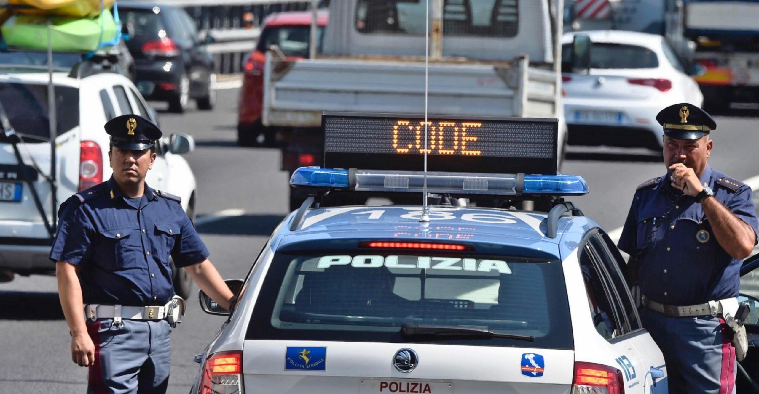 Via all'esodo, code chilometriche per la Sicilia