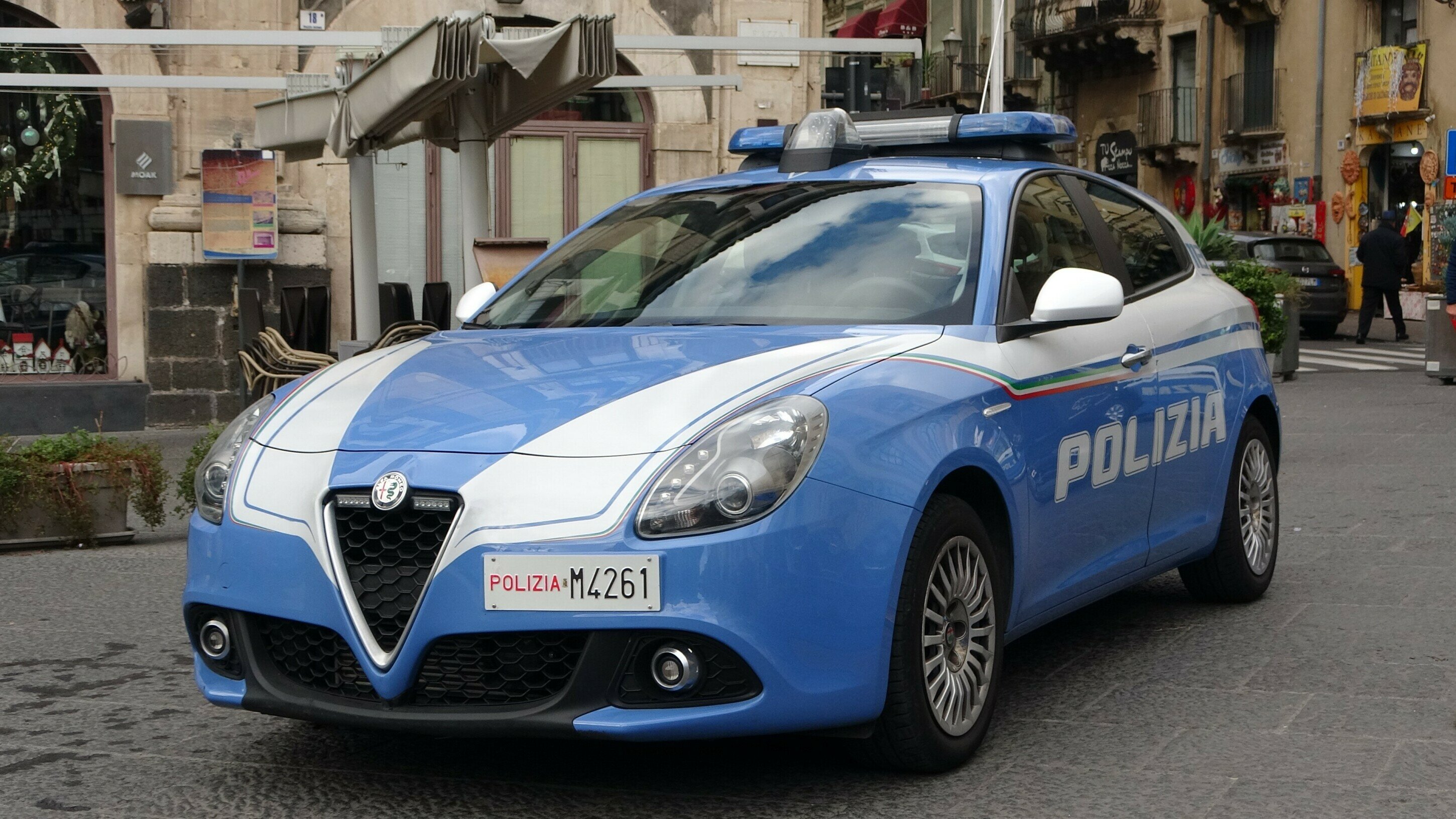 Insulta e minaccia guardia giurata al Garibaldi