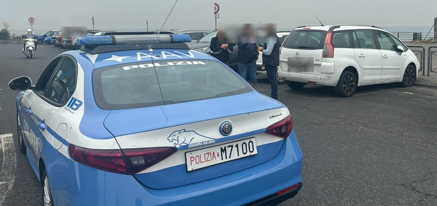 &ldquo;No money, io rompere la macchina&rdquo;: preso posteggiatore a Catania