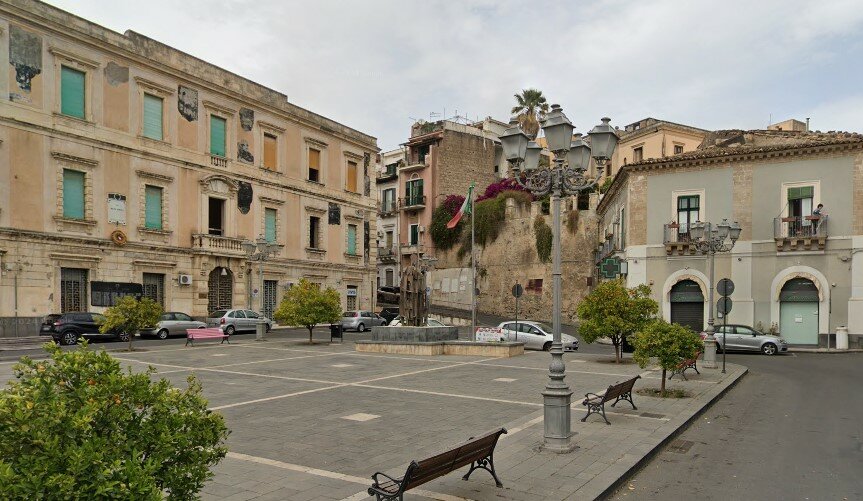 Assalto ai poliziotti per far scappare il ricercato