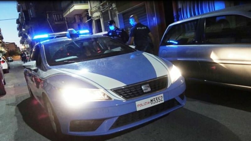 Fratelli ai domiciliari litigano ed evadono