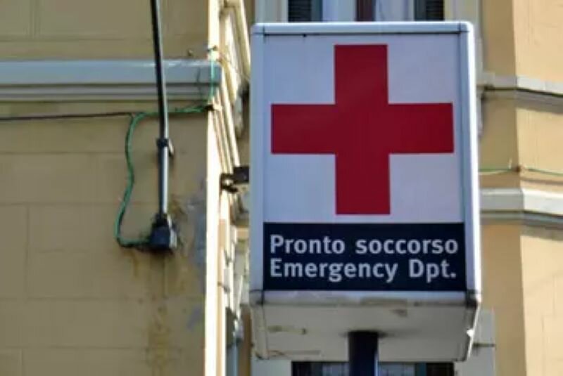 Troppa attesa in ospedale, aggredisce medico di turno