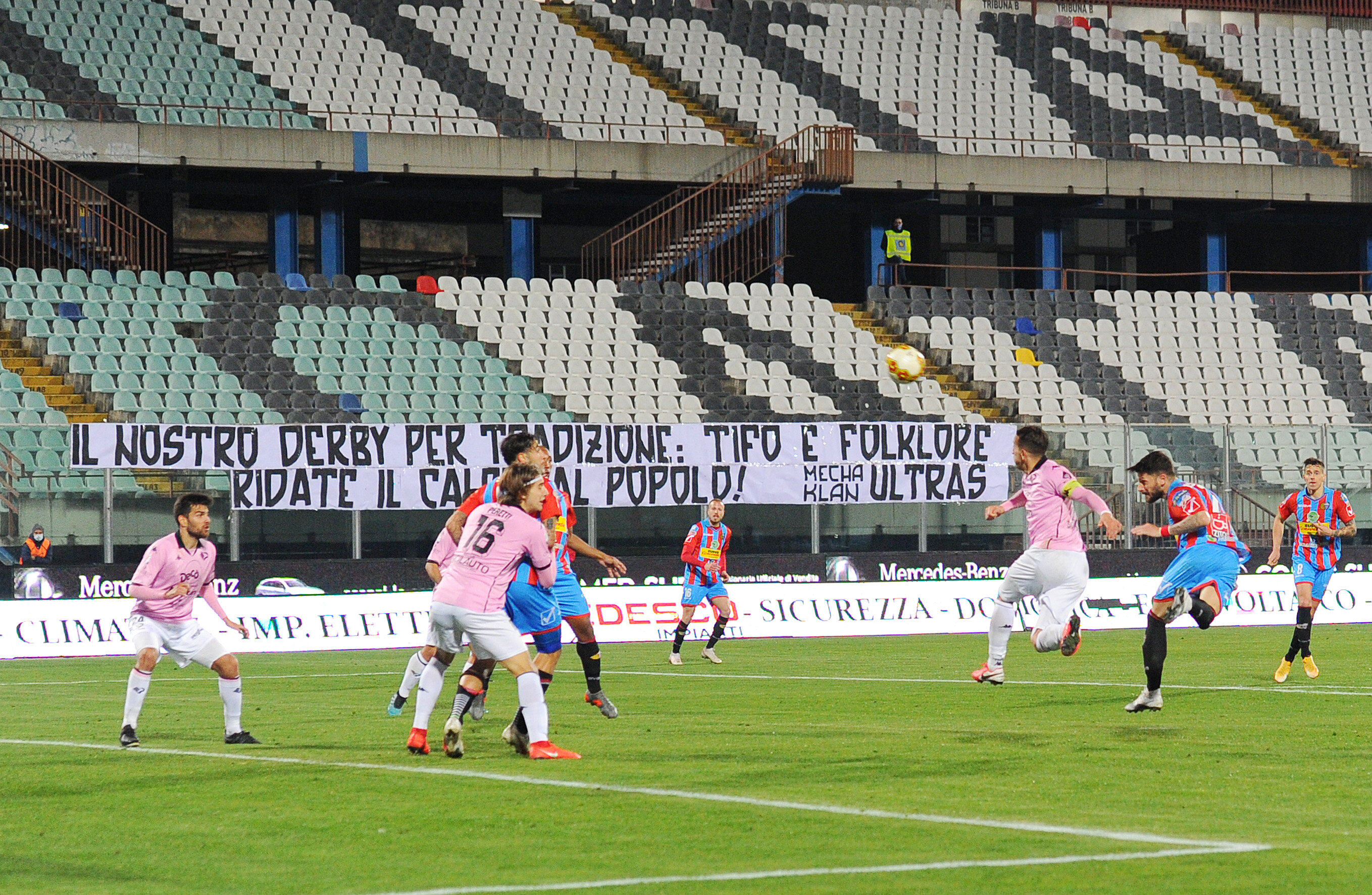 Catania-Palermo, stop ai tifosi rosanero