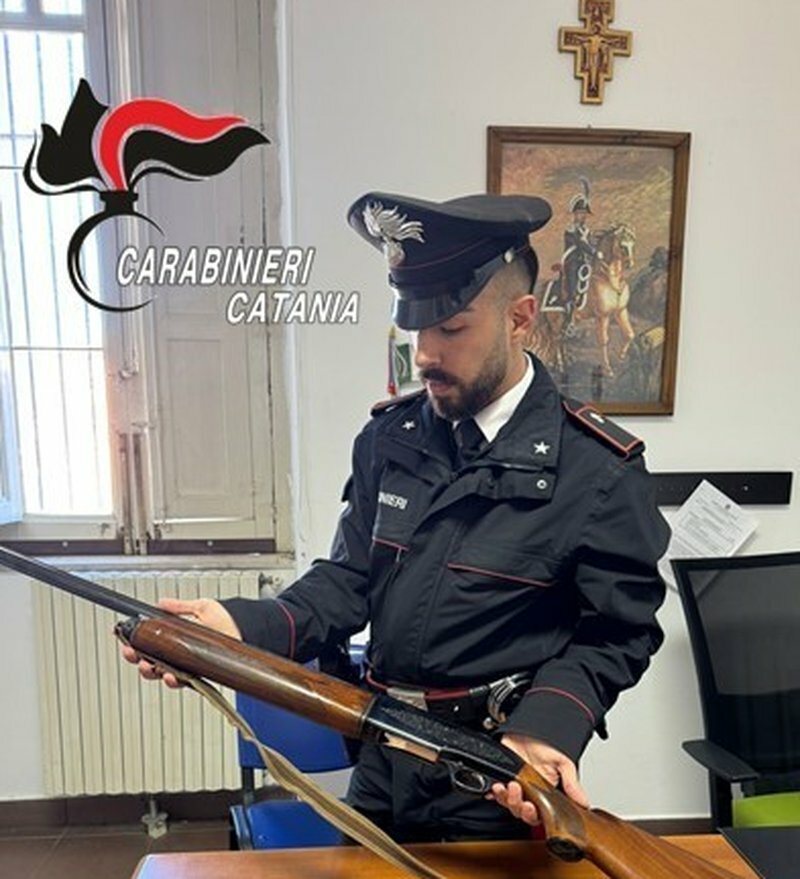 Spari in campagna: e salta fuori un fucile