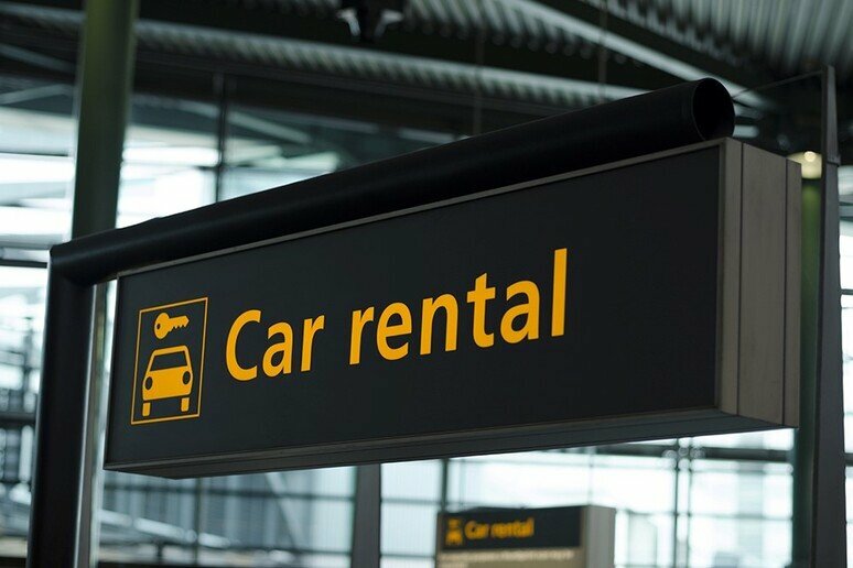 Rincari sospetti: nell'aeroporto catanese 337 euro per poche ore di noleggio auto