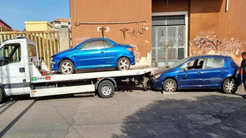 Catania, rimosse auto e moto abbandonate