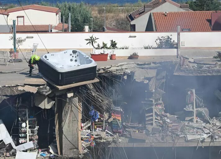 Crollo a Messina, stop a ricerche dei due dispersi Crollo a Messina, stop a ricerche dei due dispersi