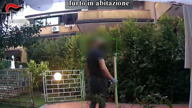 Sgominata banda dei furti in casa, gioiellieri 'ripulivano' il bottino