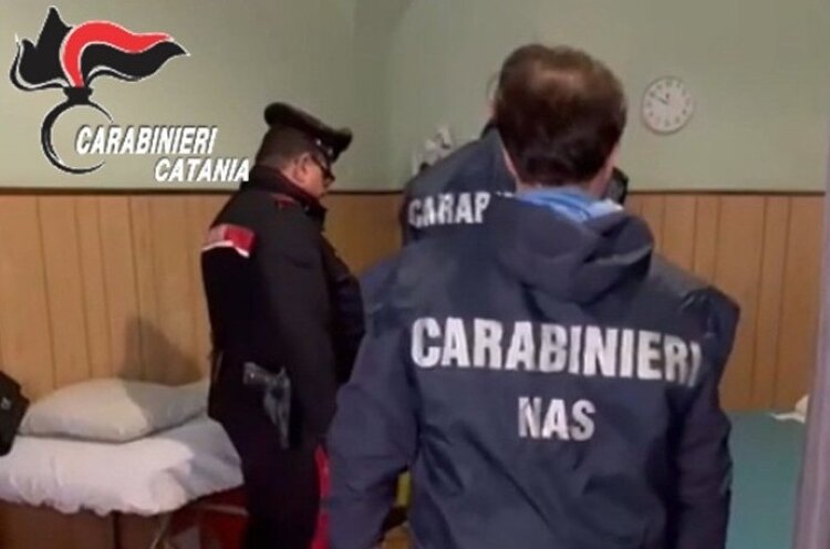 Nello studio medico era tutto abusivo: denunciata fisioterapista