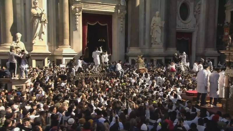 Catania: Sant'Agata rientra per pranzo
