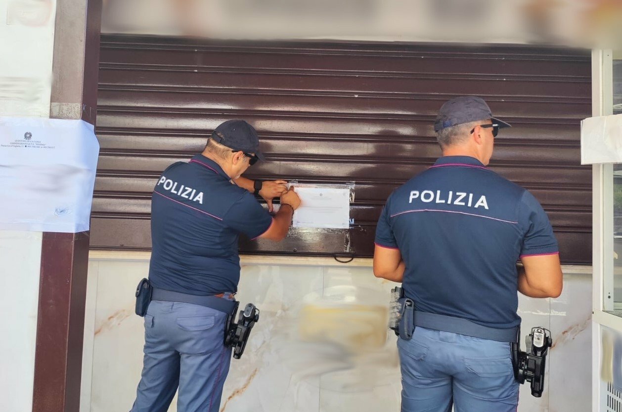 Stop al chiosco ritrovo di pregiudicati Stop al chiosco ritrovo di pregiudicati