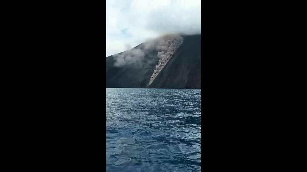 In mare la lava di Stromboli