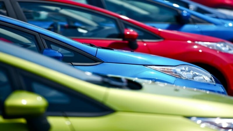 Importava auto usate da Ue senza pagare Iva