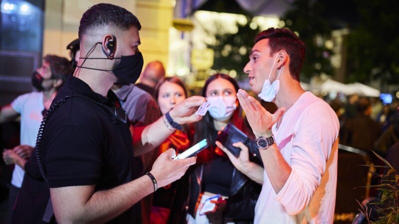 Covid, mini proroga per discoteche e mascherine