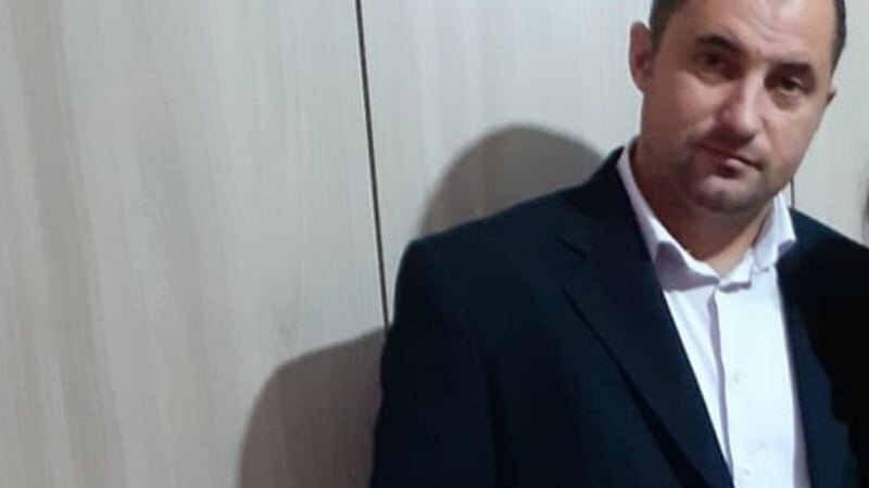 Muore folgorato da scarica elettrica