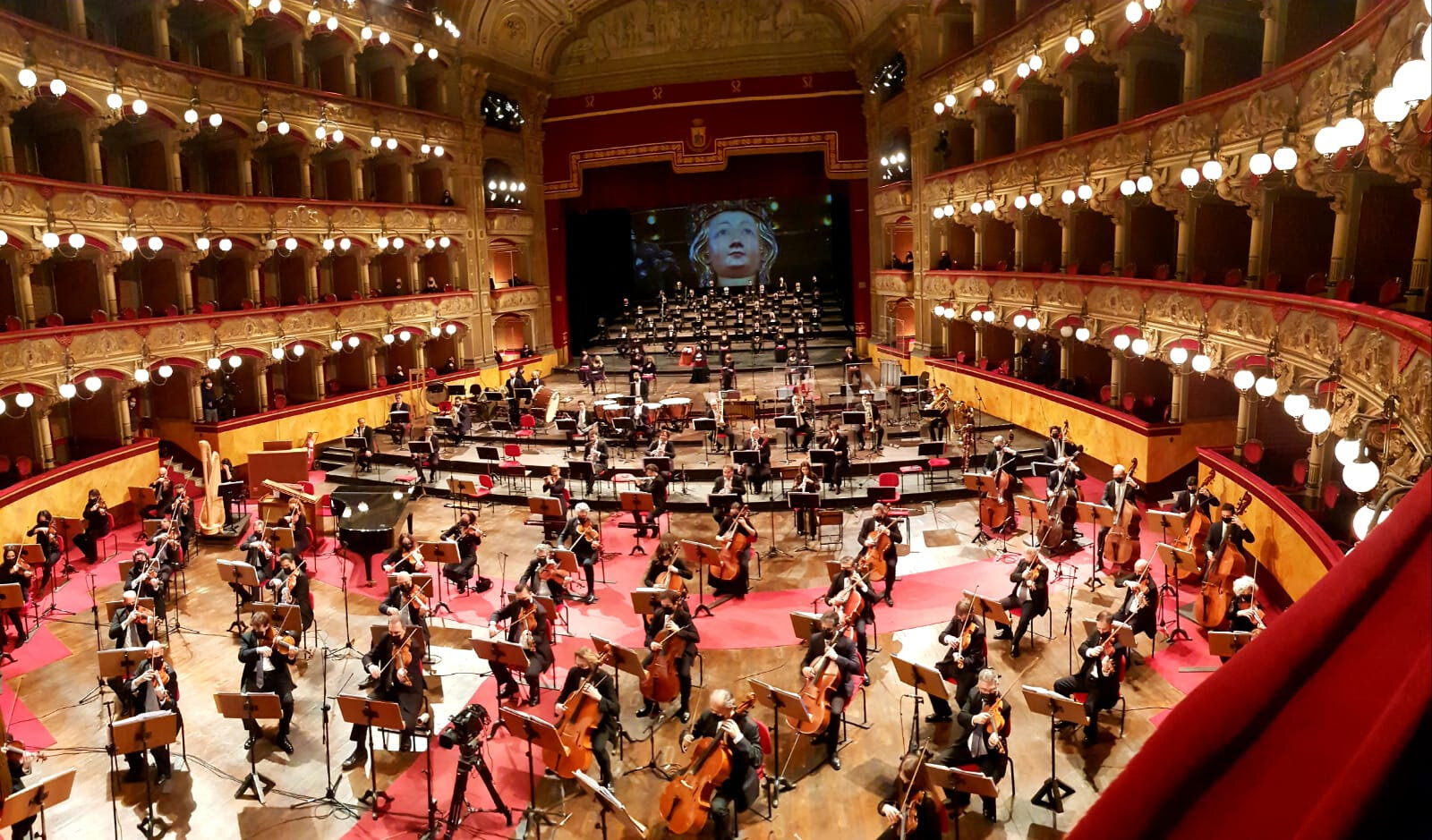 Al Bellini &egrave; sfida Puccini-Leoncavallo