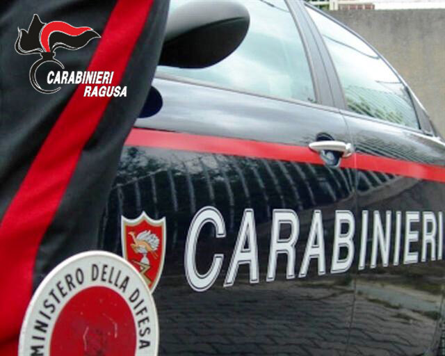 Evade e minaccia di fare esplodere tutto