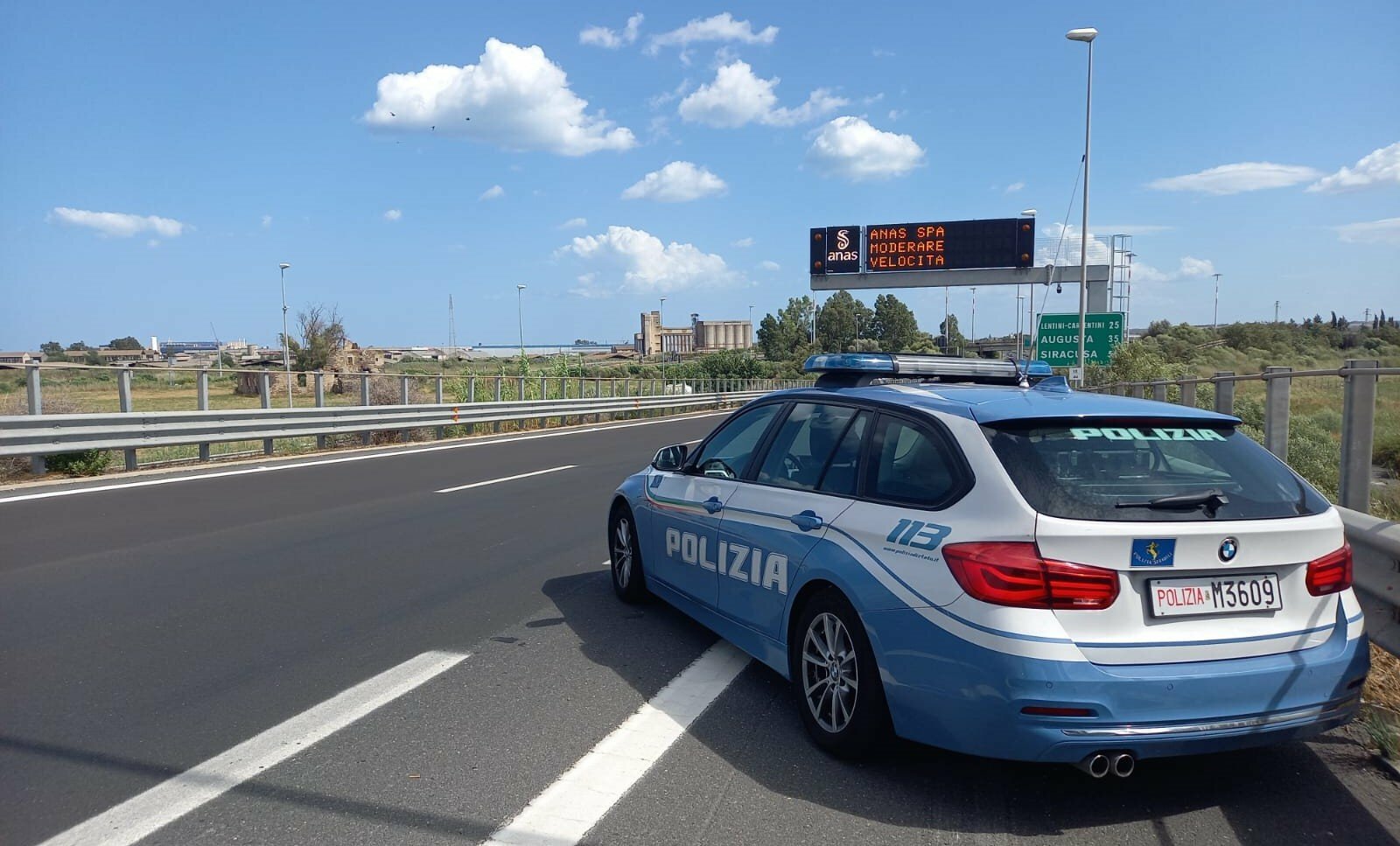 A zig zag sulla tangenziale di Catania A zig zag sulla tangenziale di Catania
