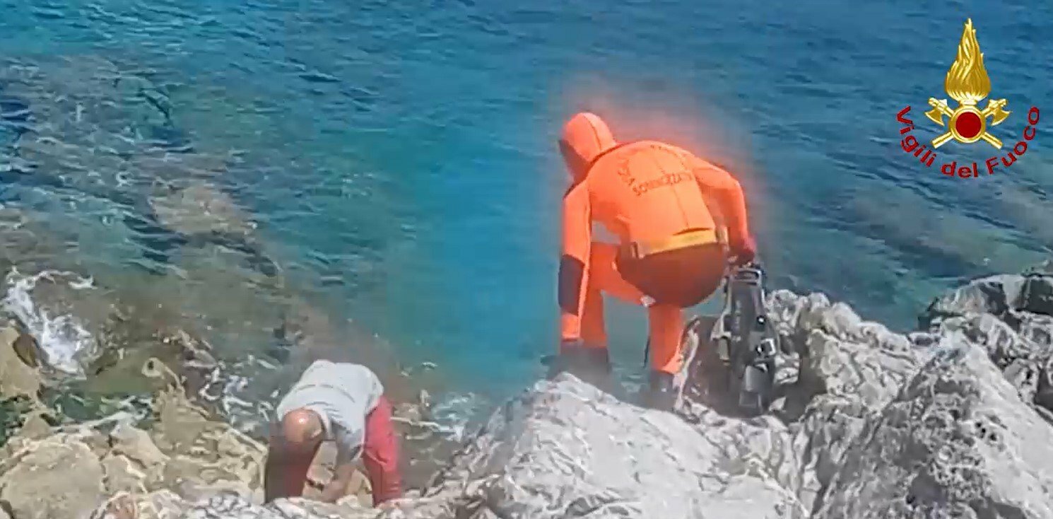 Si tuffa per un bagno e annega