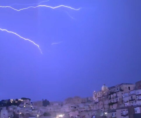 Tempesta elettrica a Enna VIDEO