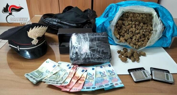 L'odore &egrave; inconfondibile: beccato pusher a Catania