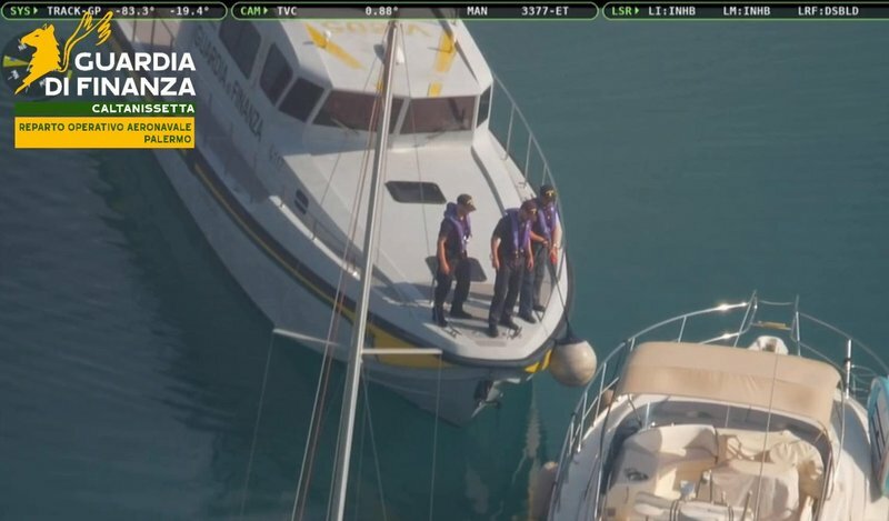 Clan imponeva il pesce: sequestro da 50 milioni