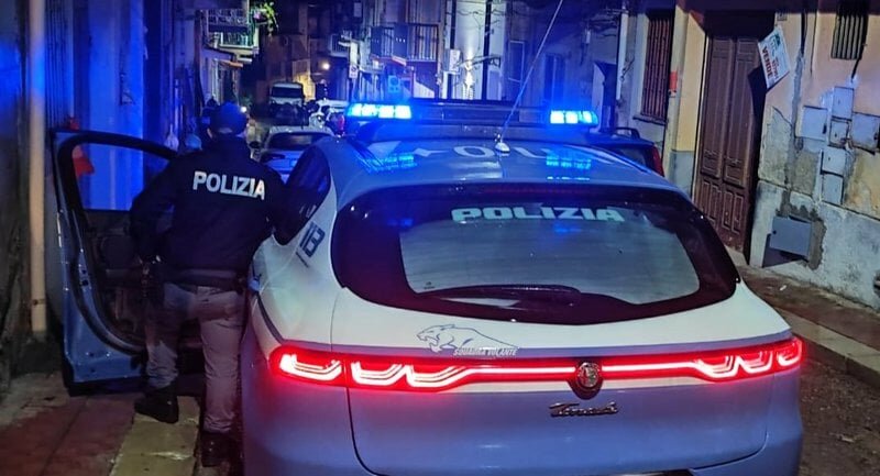Spaccio e furti, 13 misure cautelari a Gela
