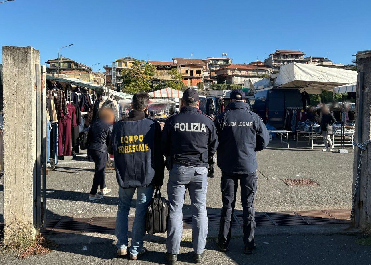 Al mercato settimanale sequestrati 365 chili di frutta e verdura