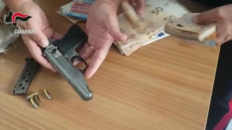 Blitz Hesperia: sequestro di armi, droga e soldi
