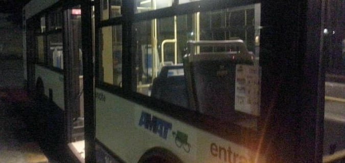 Ragazzini lanciano petardo dentro tram coi passeggeri