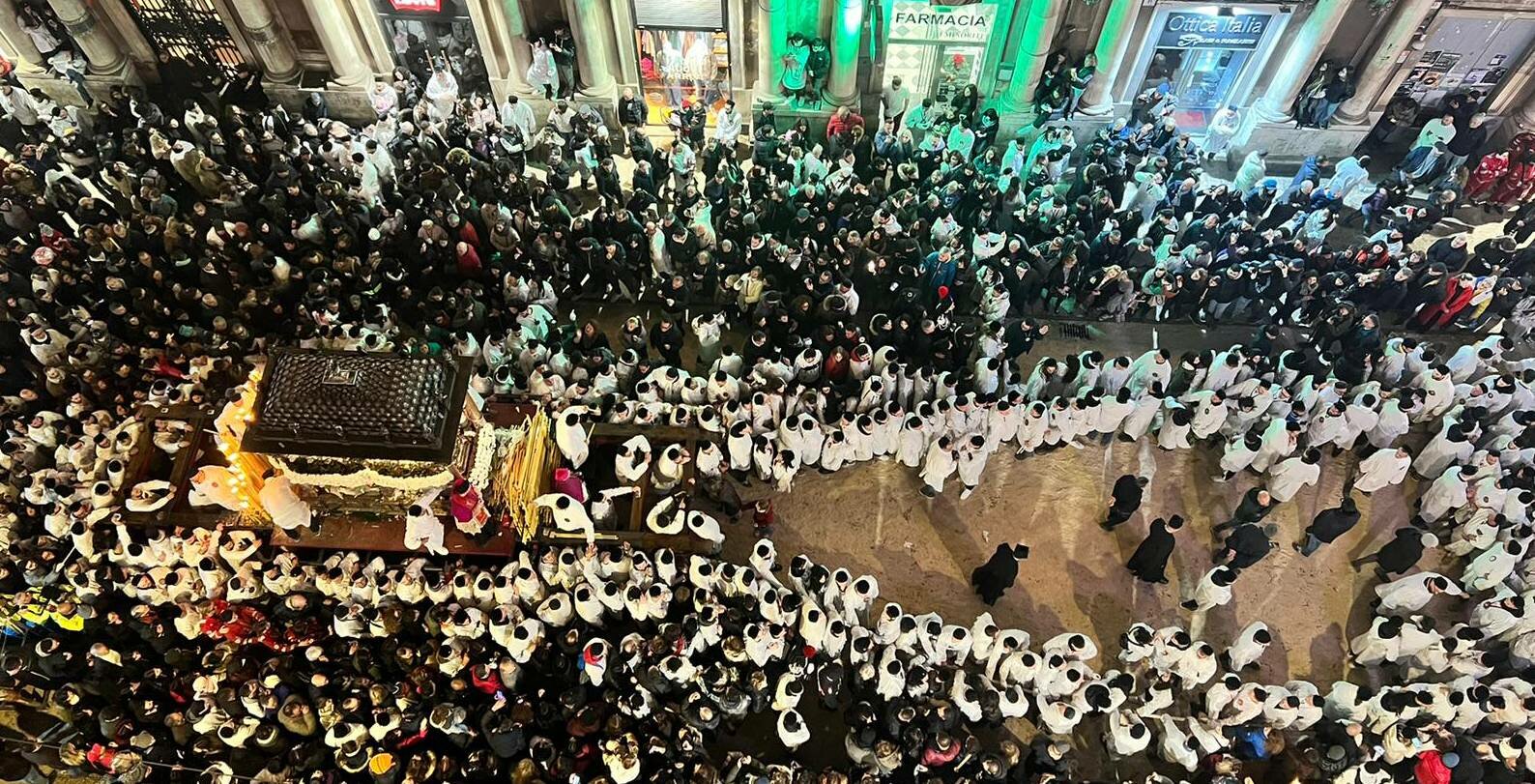 Sant'Agata, la notte del giro interno