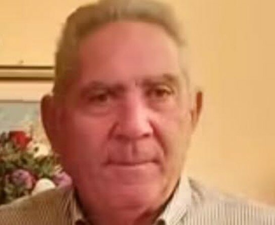 Camion si ribalta, si lancia fuori ma muore sul colpo