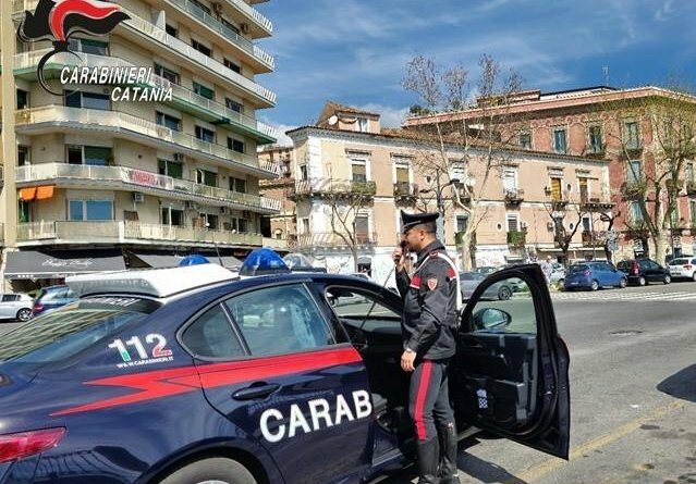 Catania, minacce al dipendente del fast food