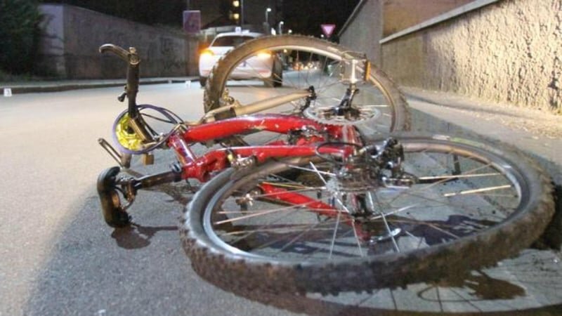 Travolto e ucciso da un'auto mentre era in bici