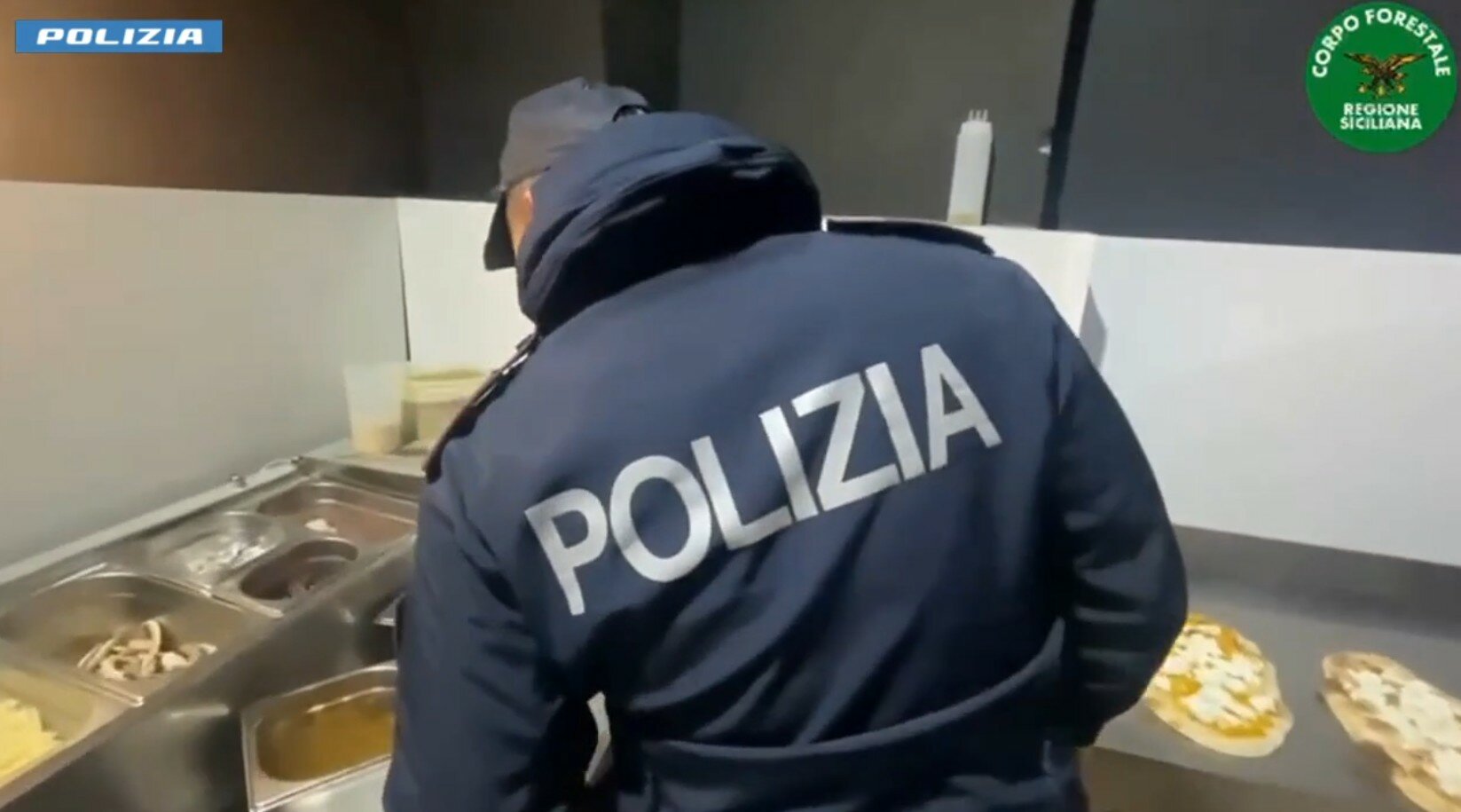 Cucine da incubo a Catania: pizze mal congelate e cibo scaduto Cucine da incubo a Catania: pizze mal congelate e cibo scaduto