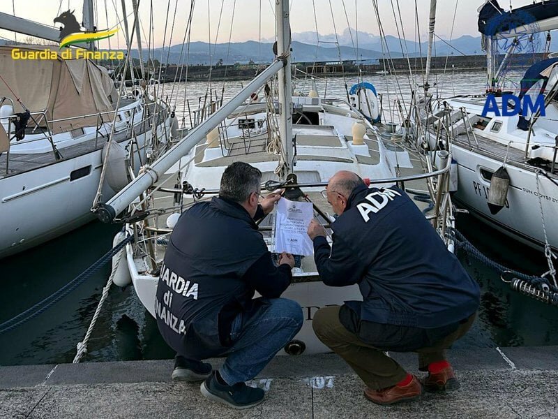 Riposto, sequestrati due yacht stranieri