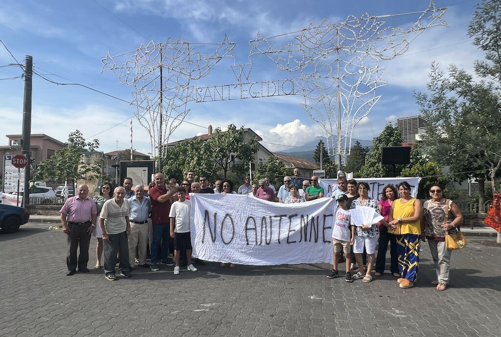 "No alle antenne 5G vicino alle nostre case"